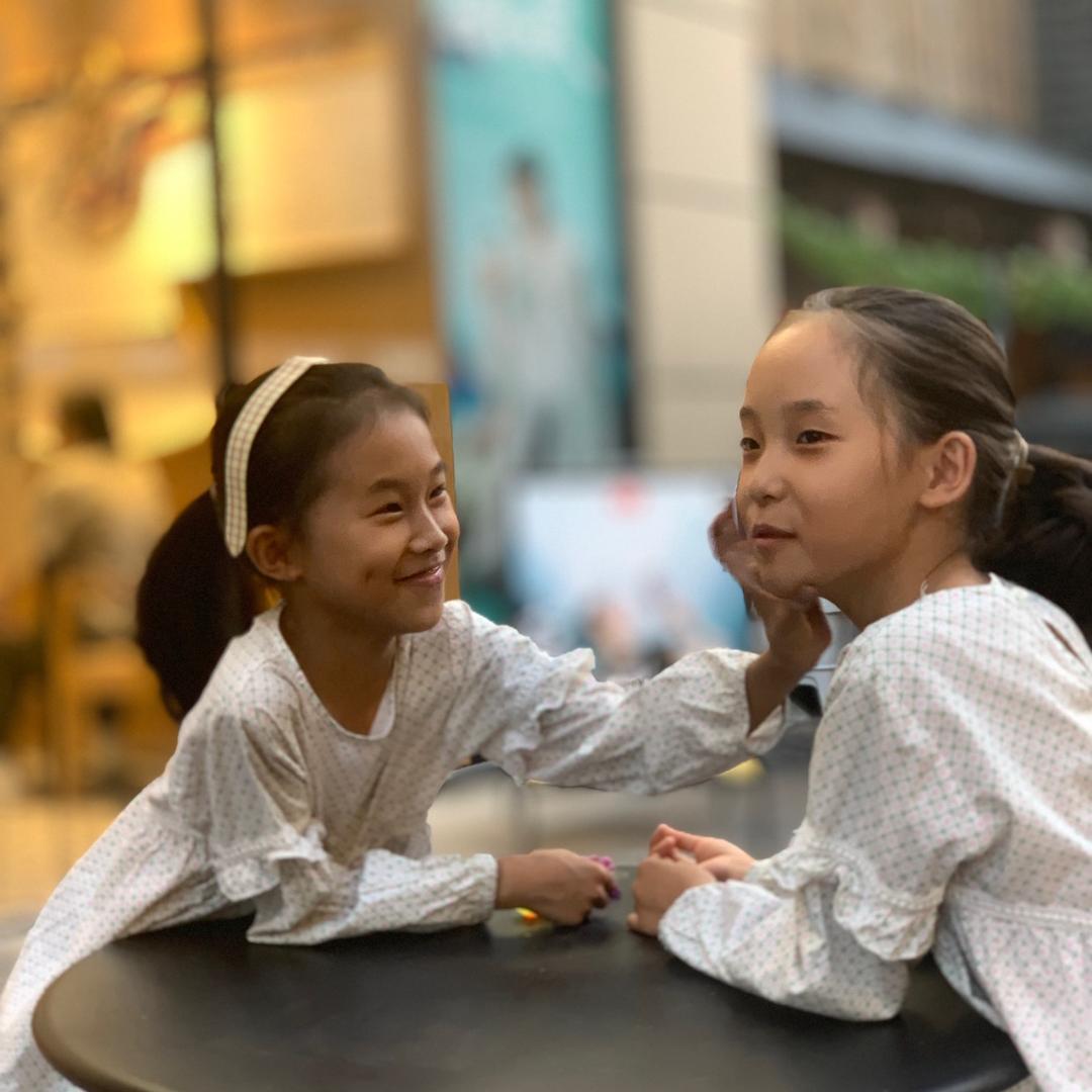 俩妞妞