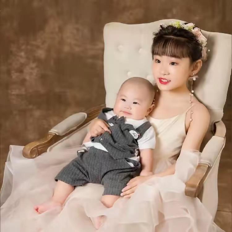 婷宝铱宝成长记