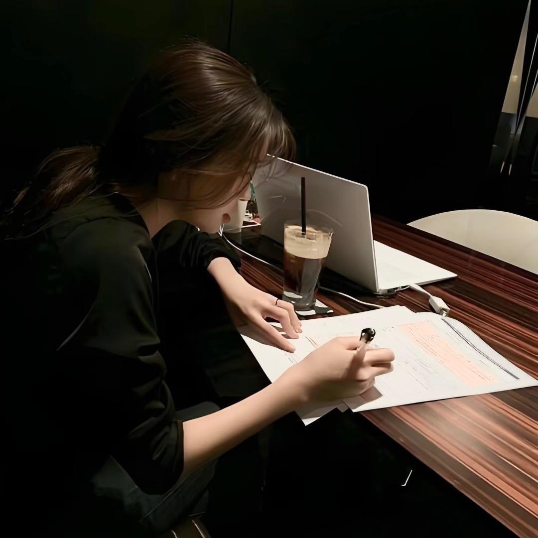 海安子物是个设计师