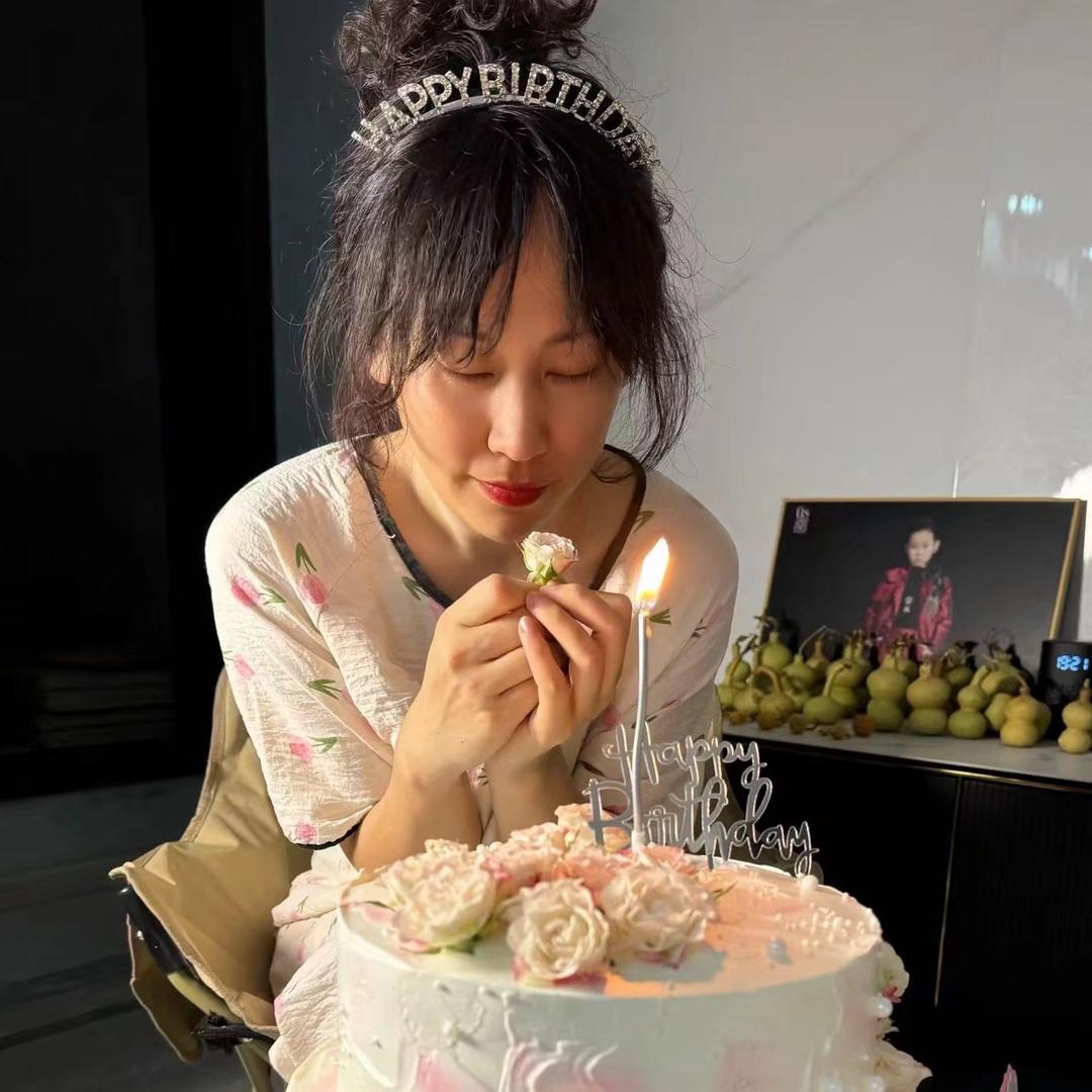 陆教主（花季妇女）