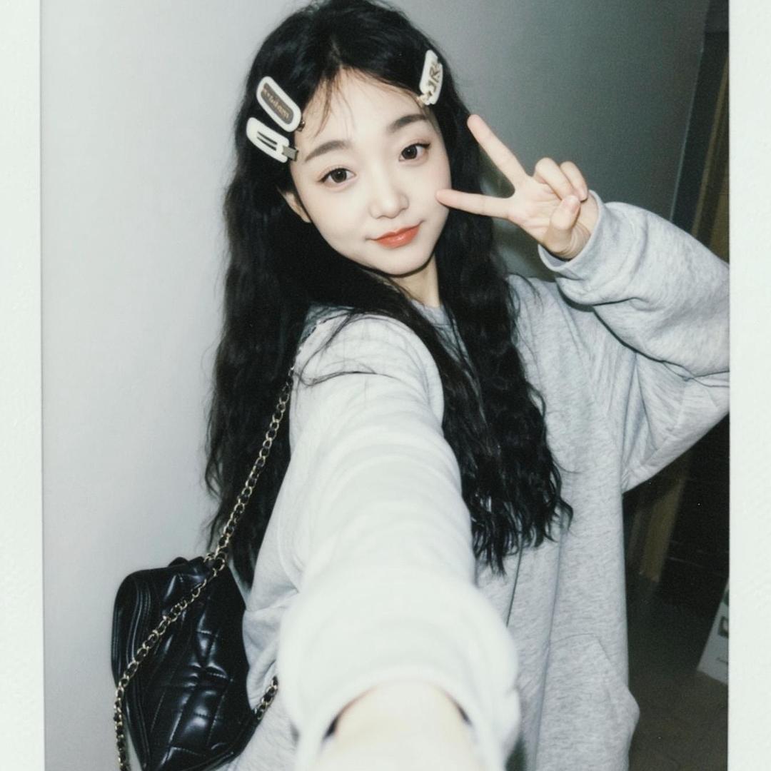 //     *  张小花