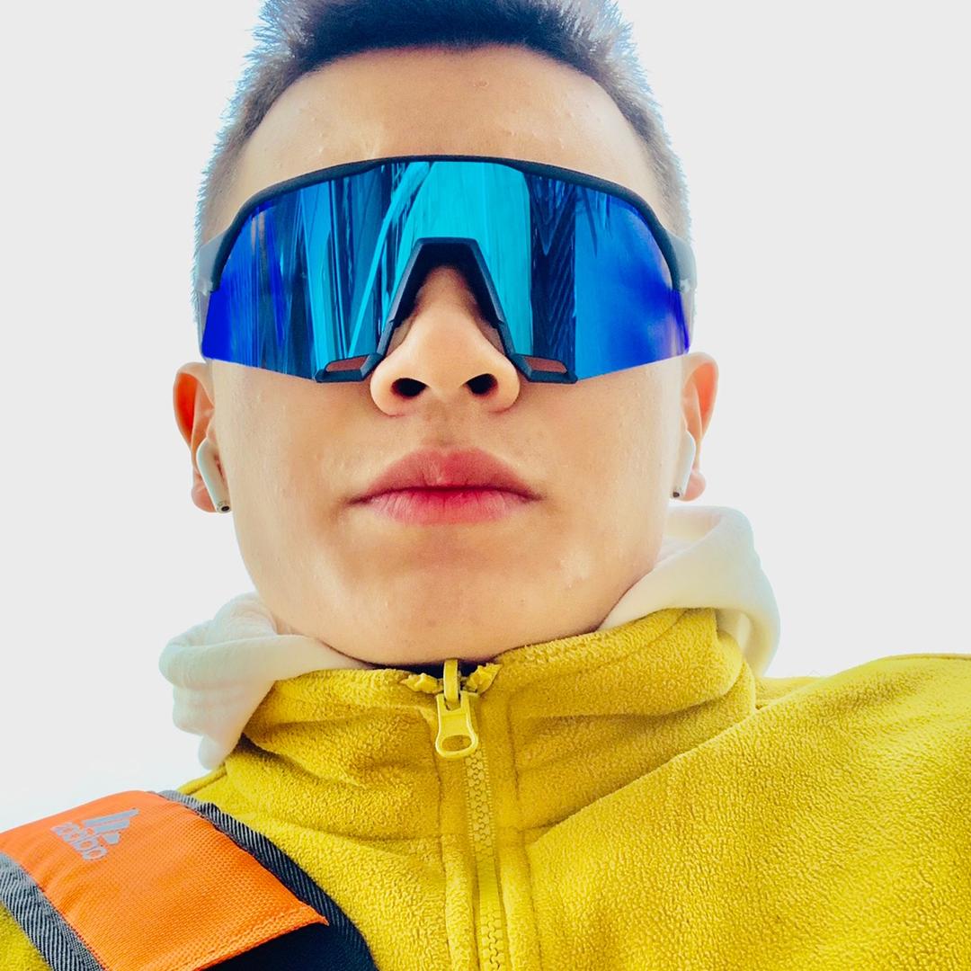 Ryan。