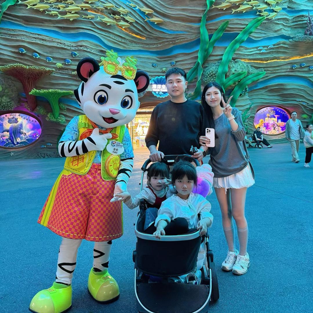 振旺果业，黄浩