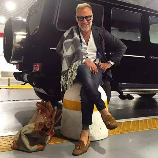 一个爱撸铁的大叔