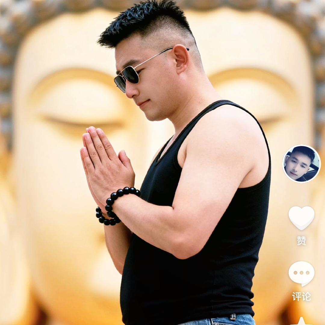 💋社会你超哥👊🏾👊🏽👊