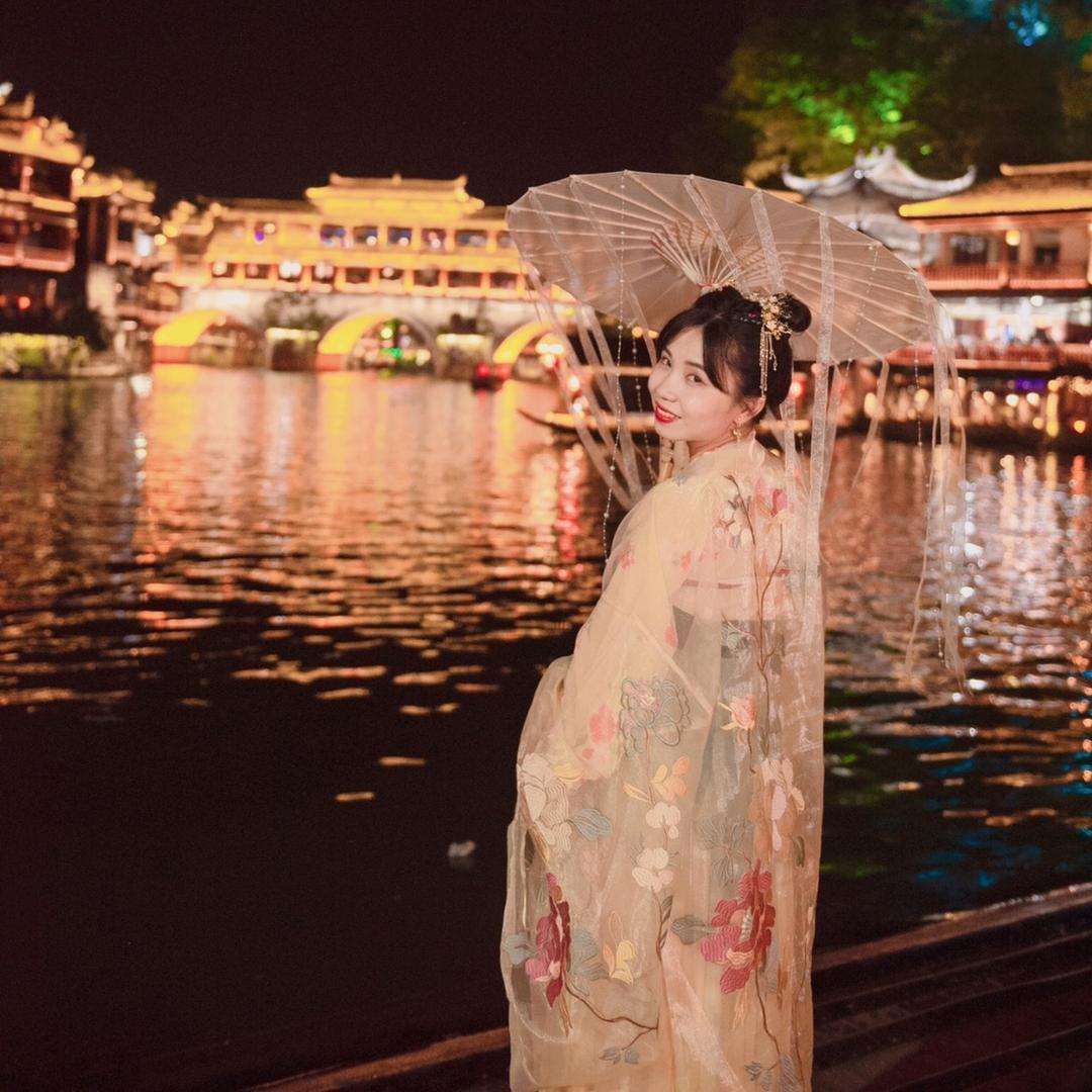 努力中的Caroline