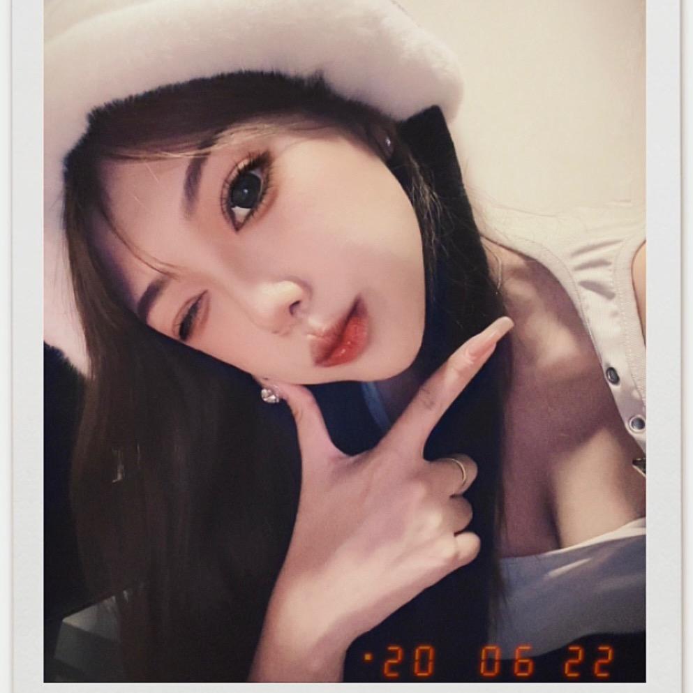 潘潘.