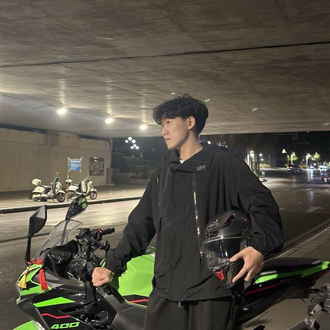 骑摩托的阿康🐎