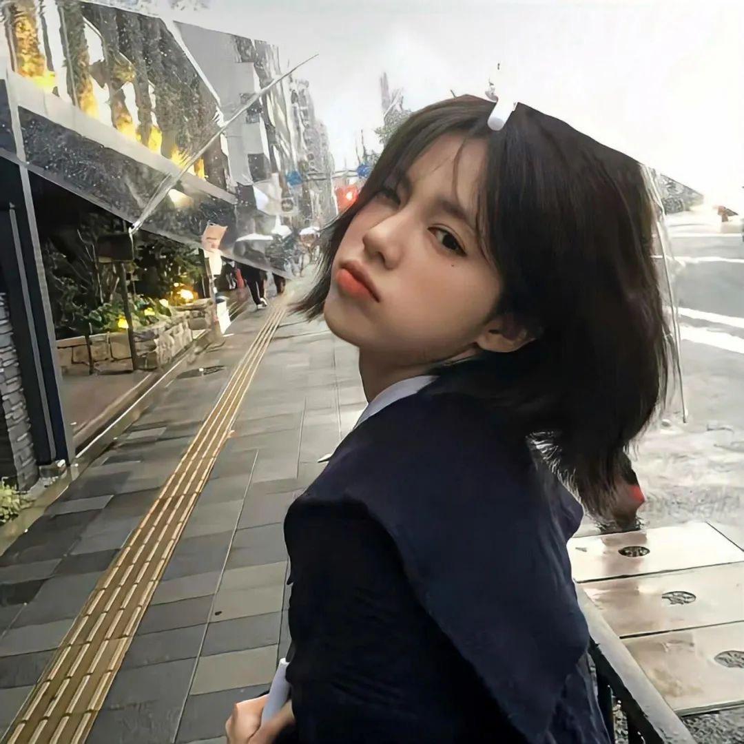 爱吃葡萄的小公举