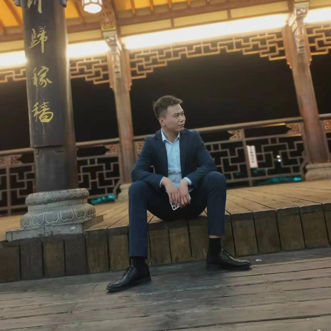 老方桌烂蹄花成都总店陈航