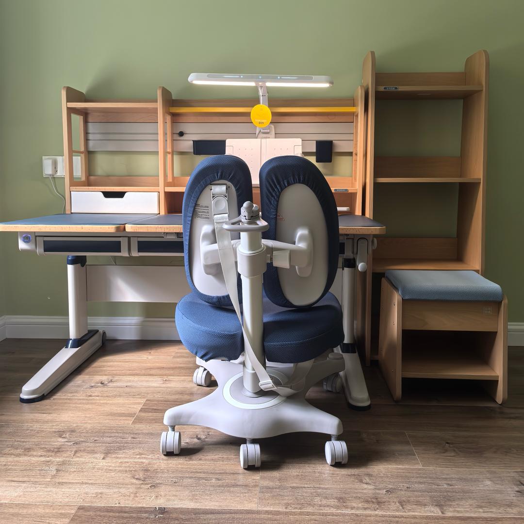 光明园迪学习桌椅（临沧店）