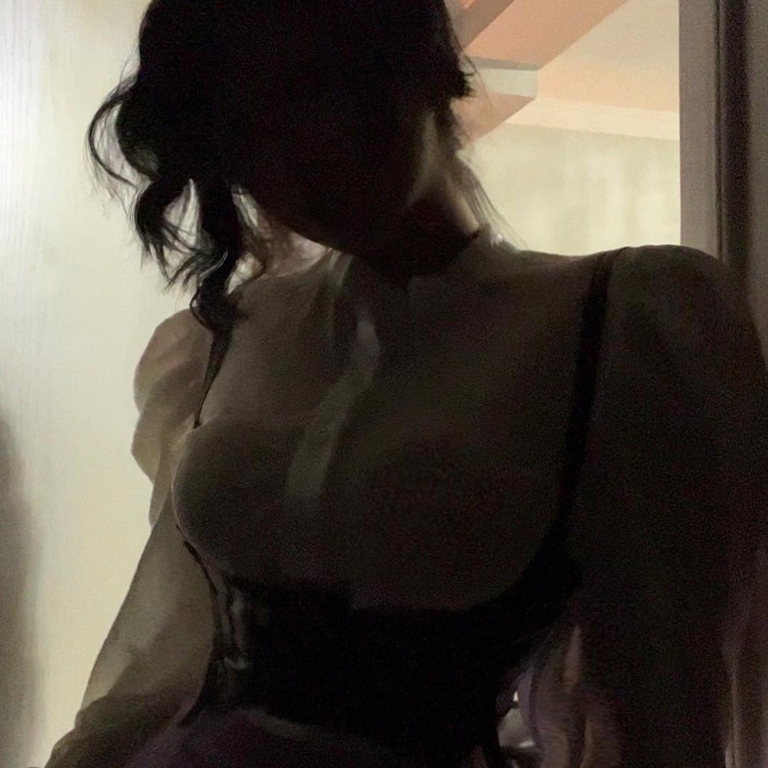 Mia·