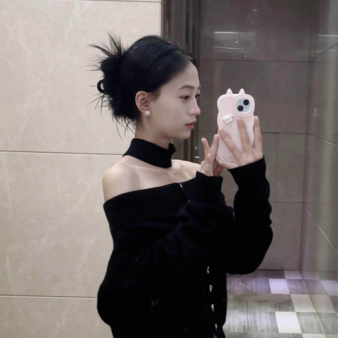 宋宋.