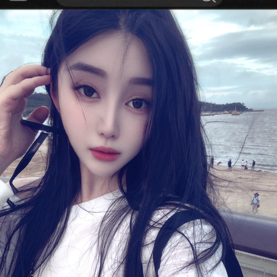 张艺yiyi