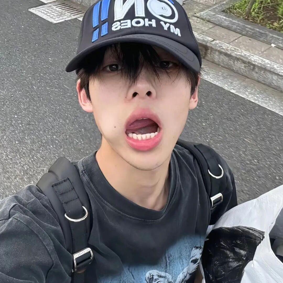 晨.