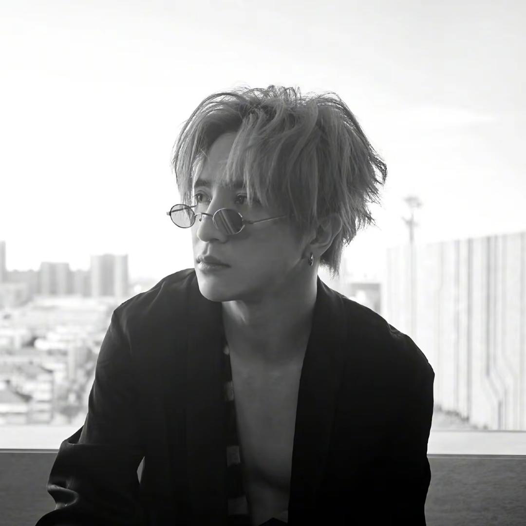 巴掌沾碘伏边打边消毒