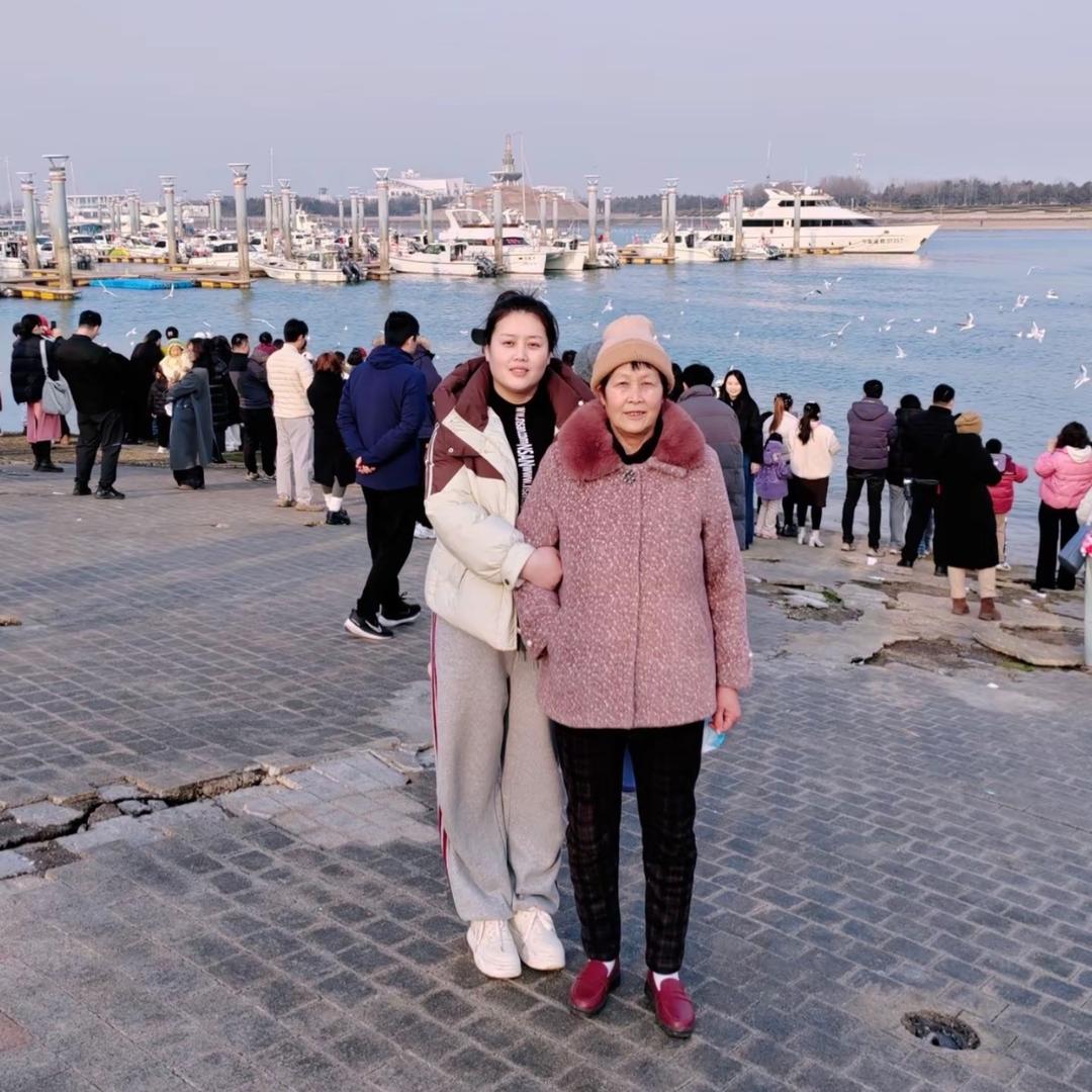 雯雯@陪妈妈打怪兽🌈