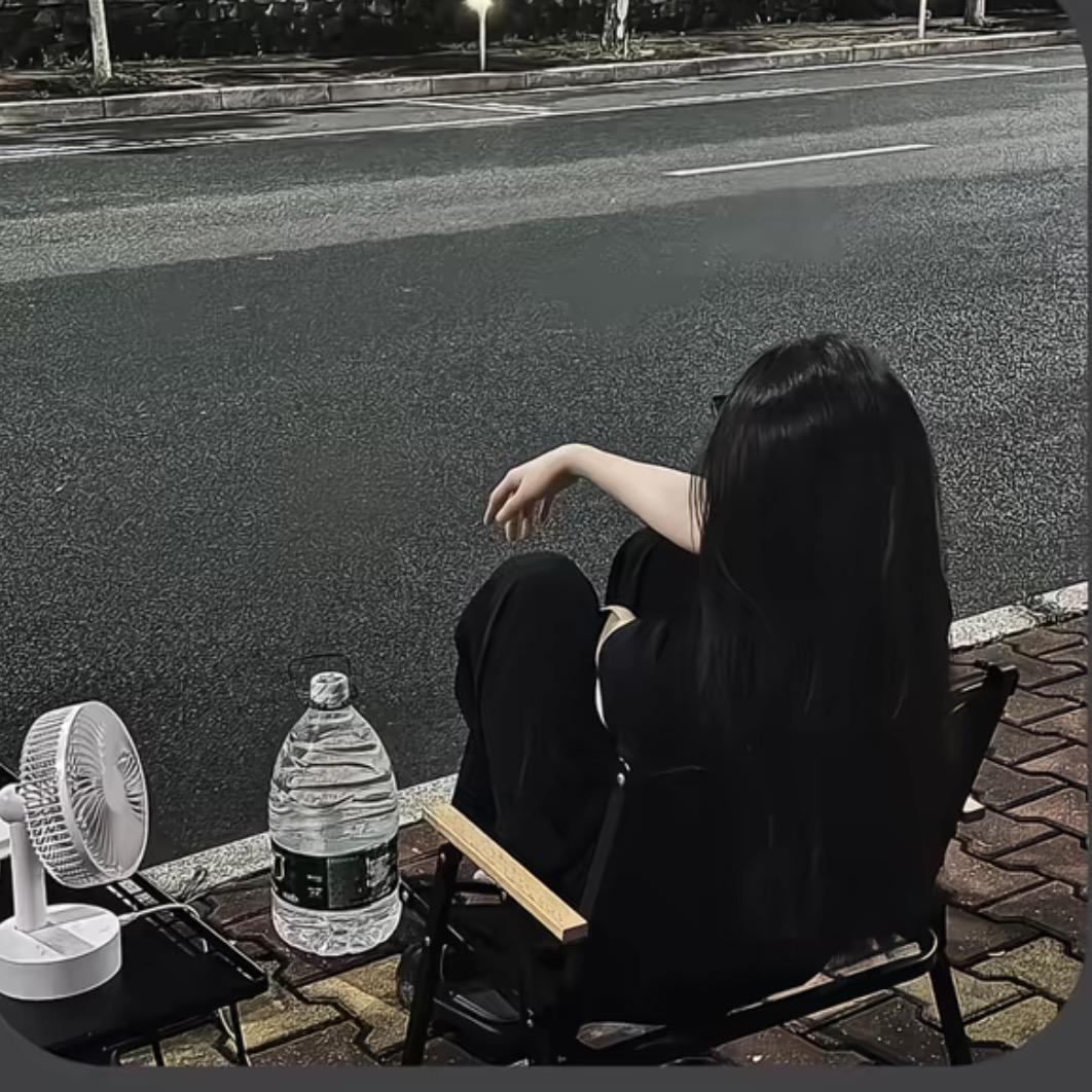 是柒柒吖—