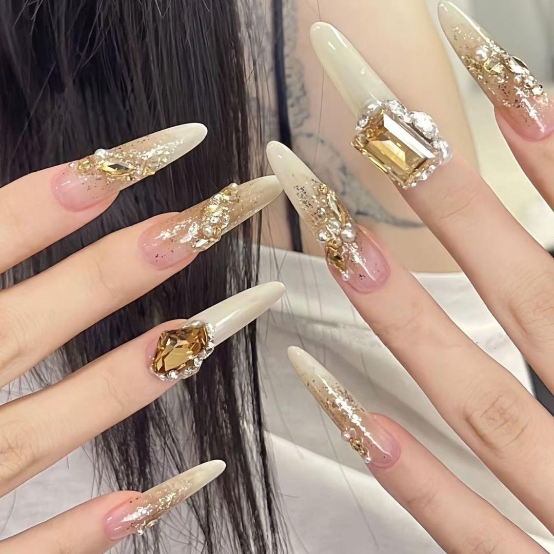 芊秀美甲美睫工作室
