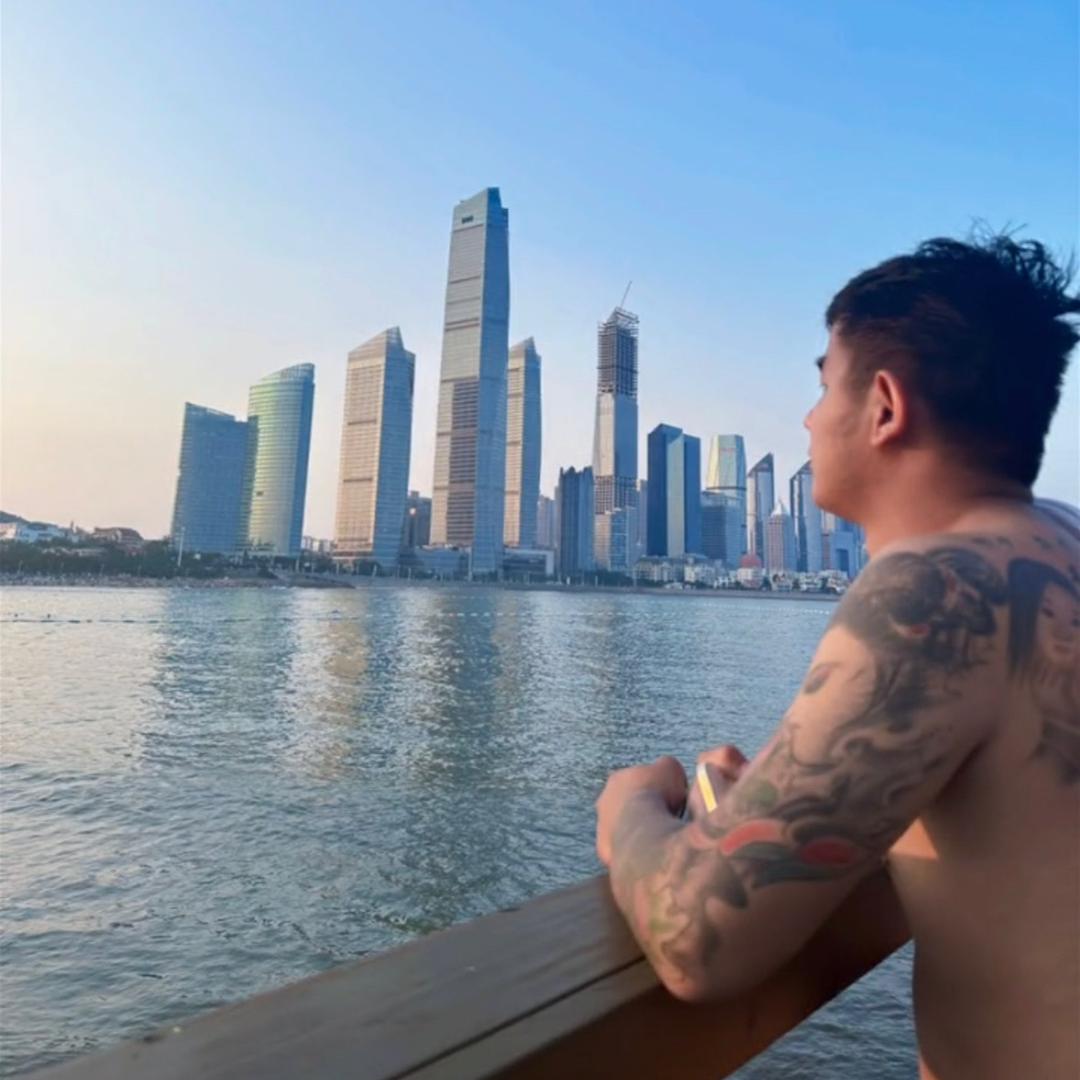 王凯.