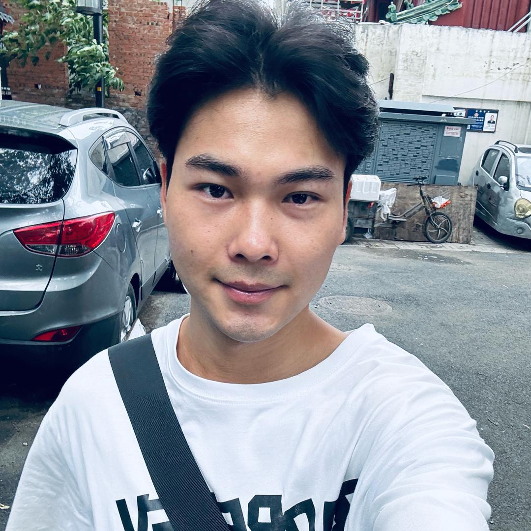 00后大学生在成都做家政的小包