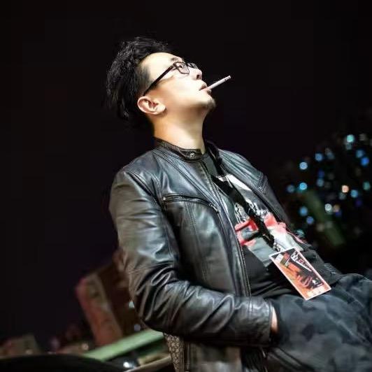 老登在水贝