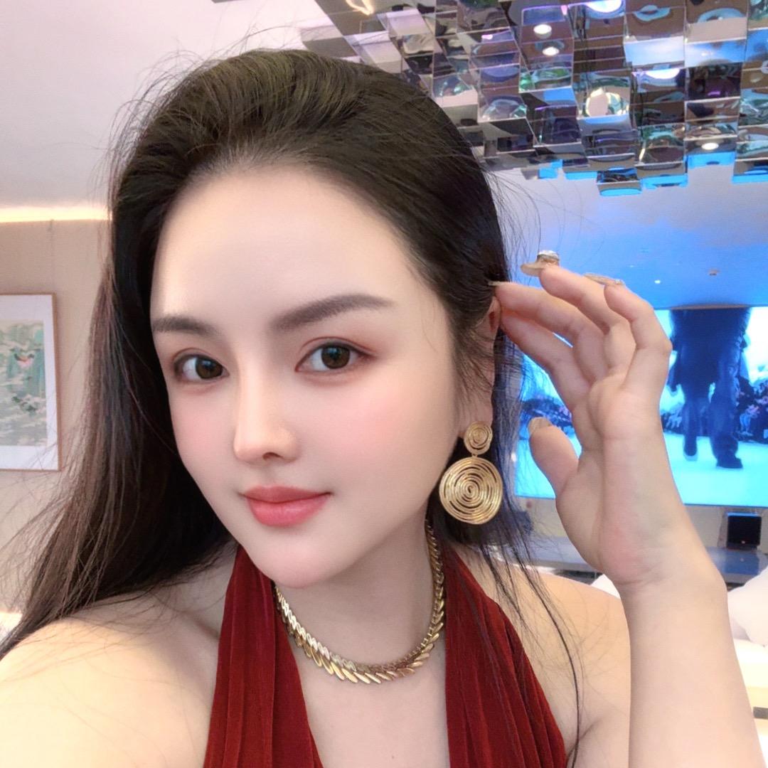 肉肉的兔子🐰