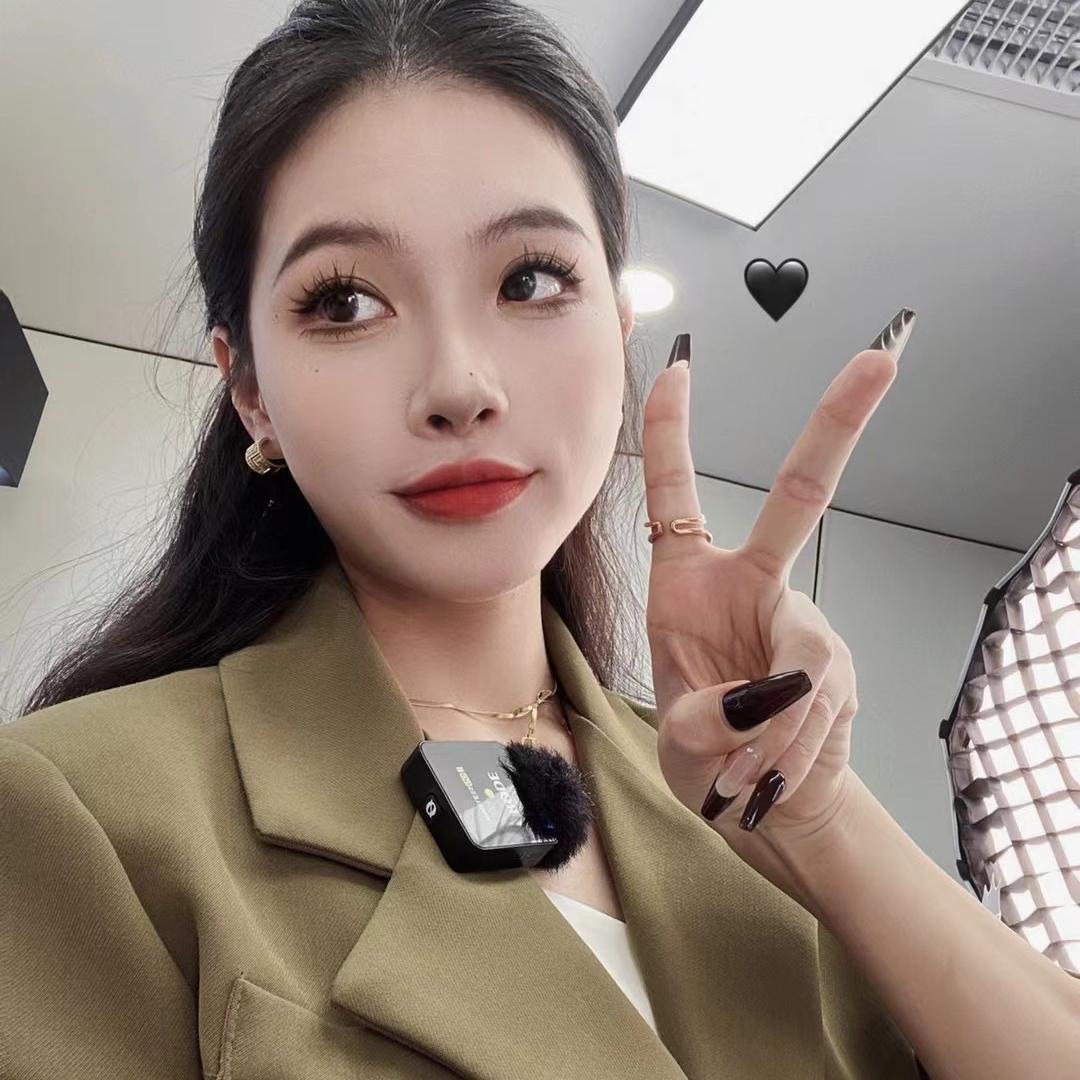 蜜蜂美妆专营店直播专柜