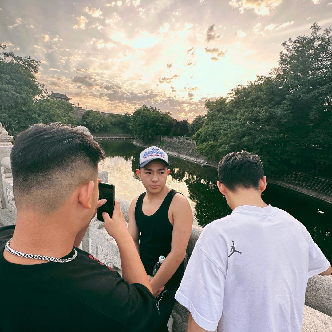 王刚不是我😨（西安黄旭）