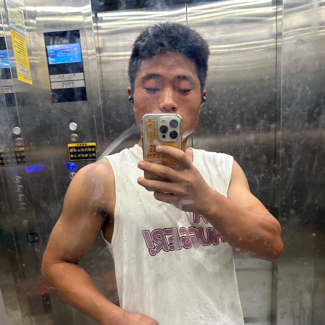 别怕黑有我在🤭