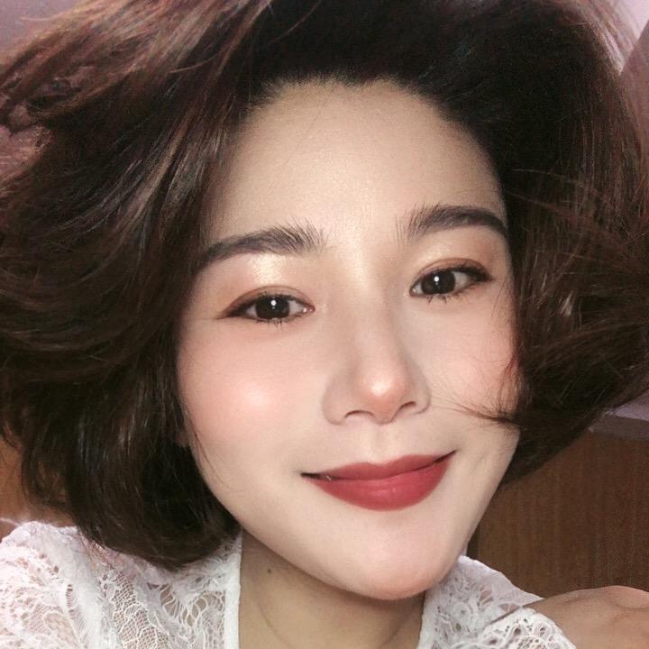 恒隆泰纺织卢莹