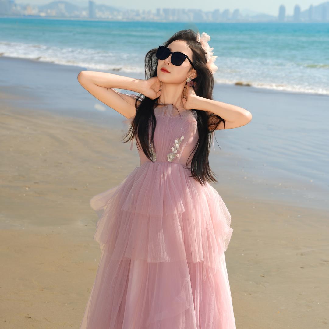 卖车小姐姐（月月）