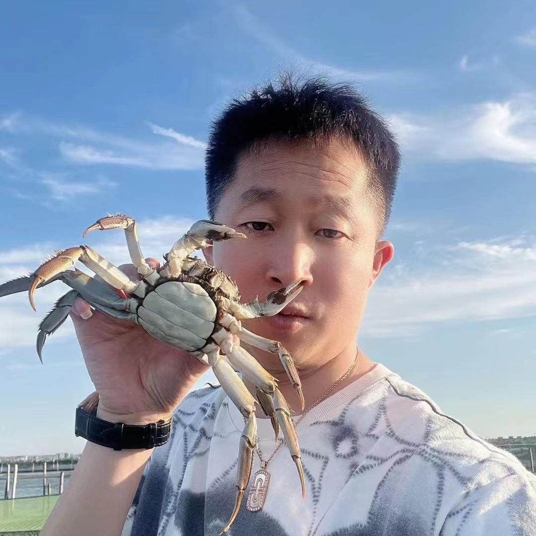 一个土生土长的养阳澄湖大闸蟹的人。