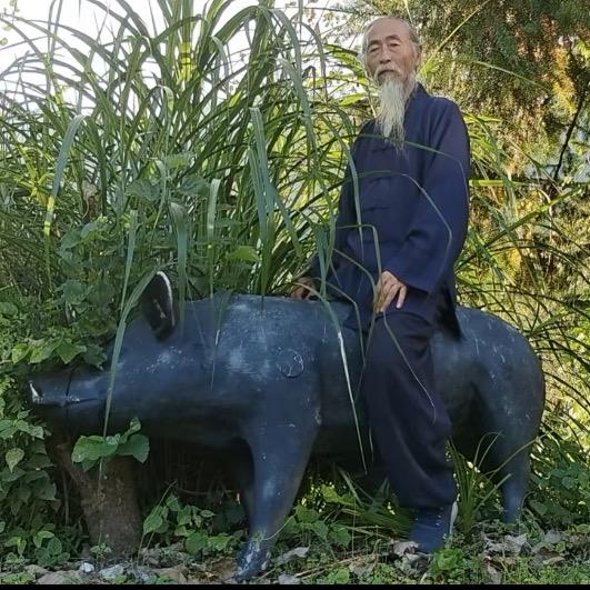 少林寺驻武当山办事处大神父王喇叭