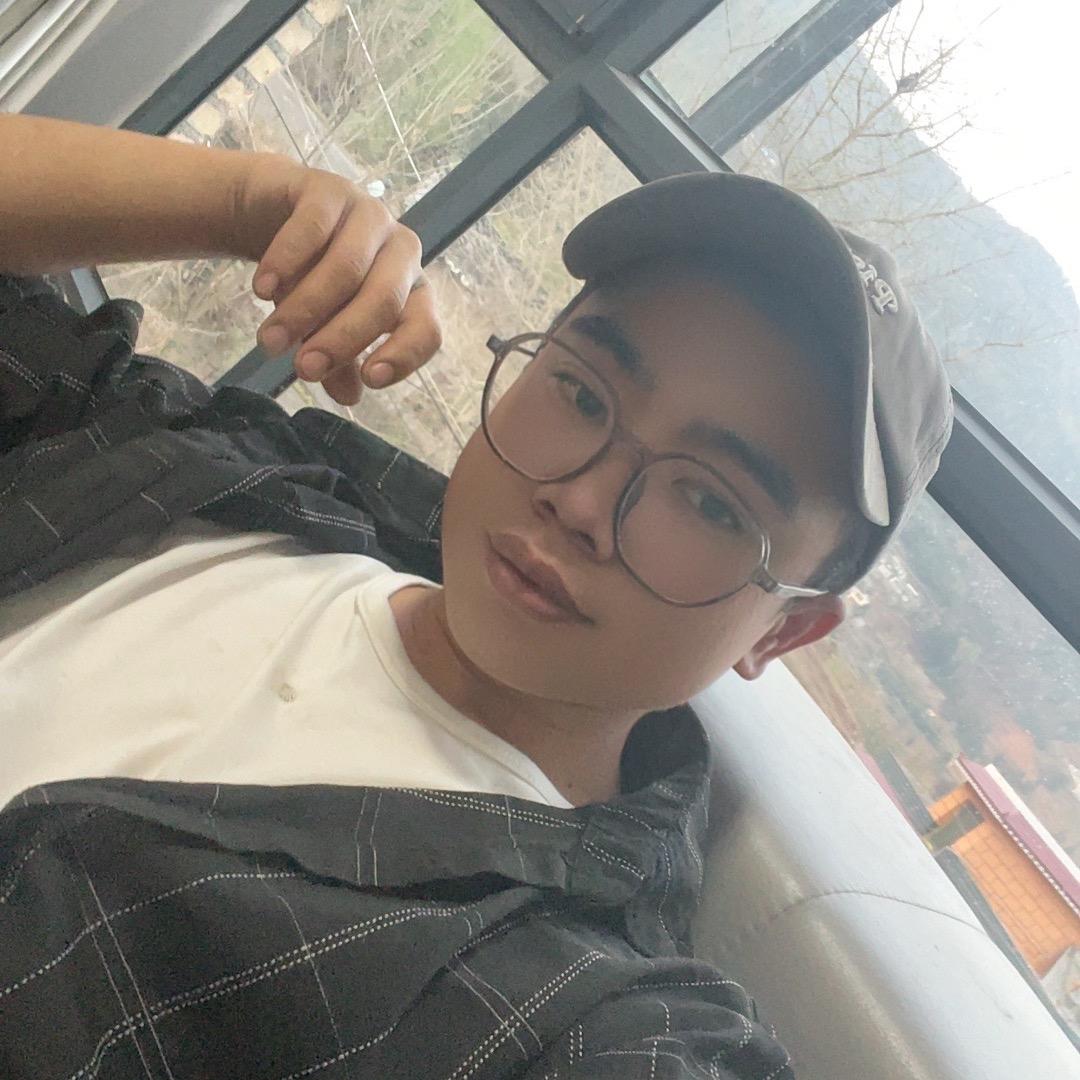 小冬徒手抓鱼