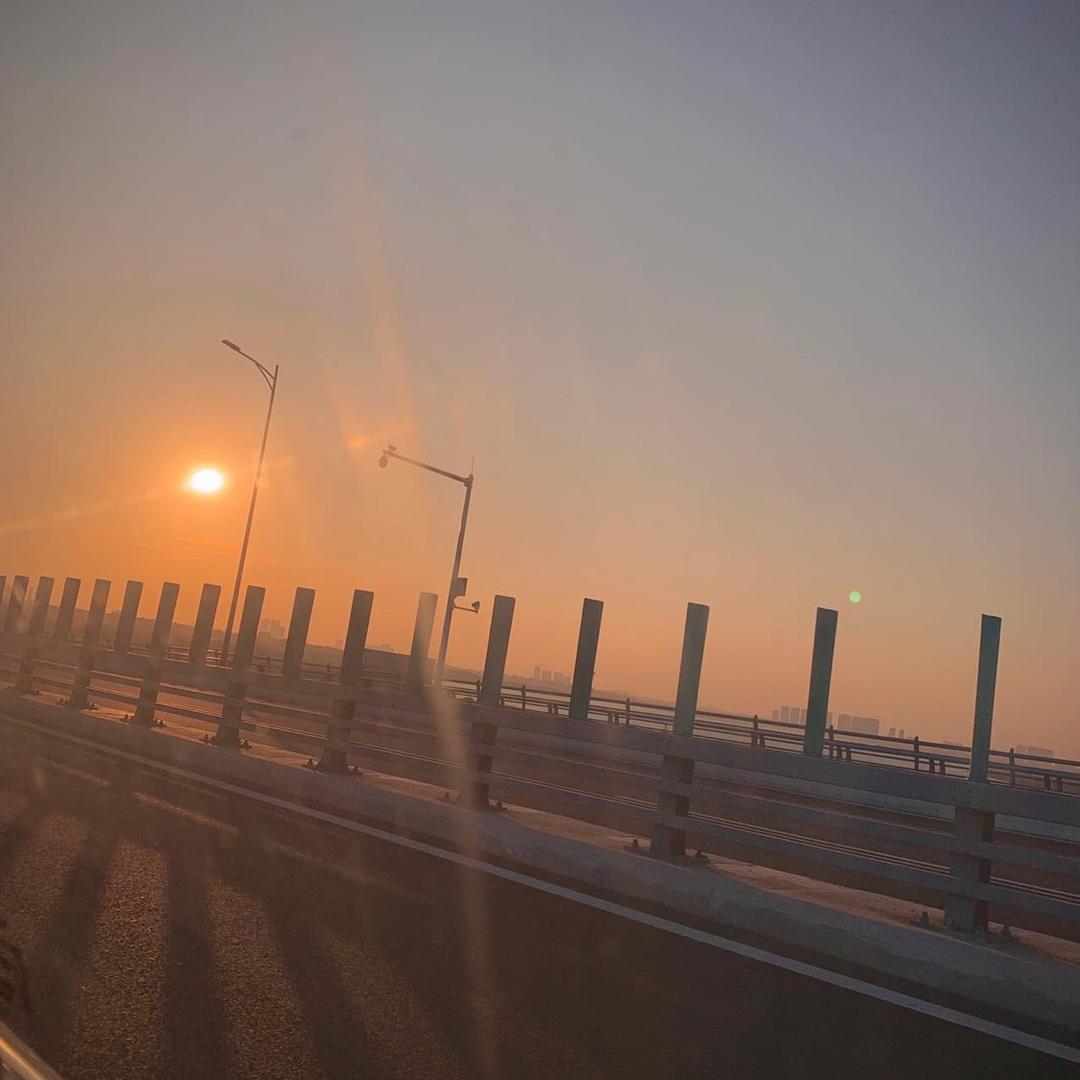 一路阳光ZK头像