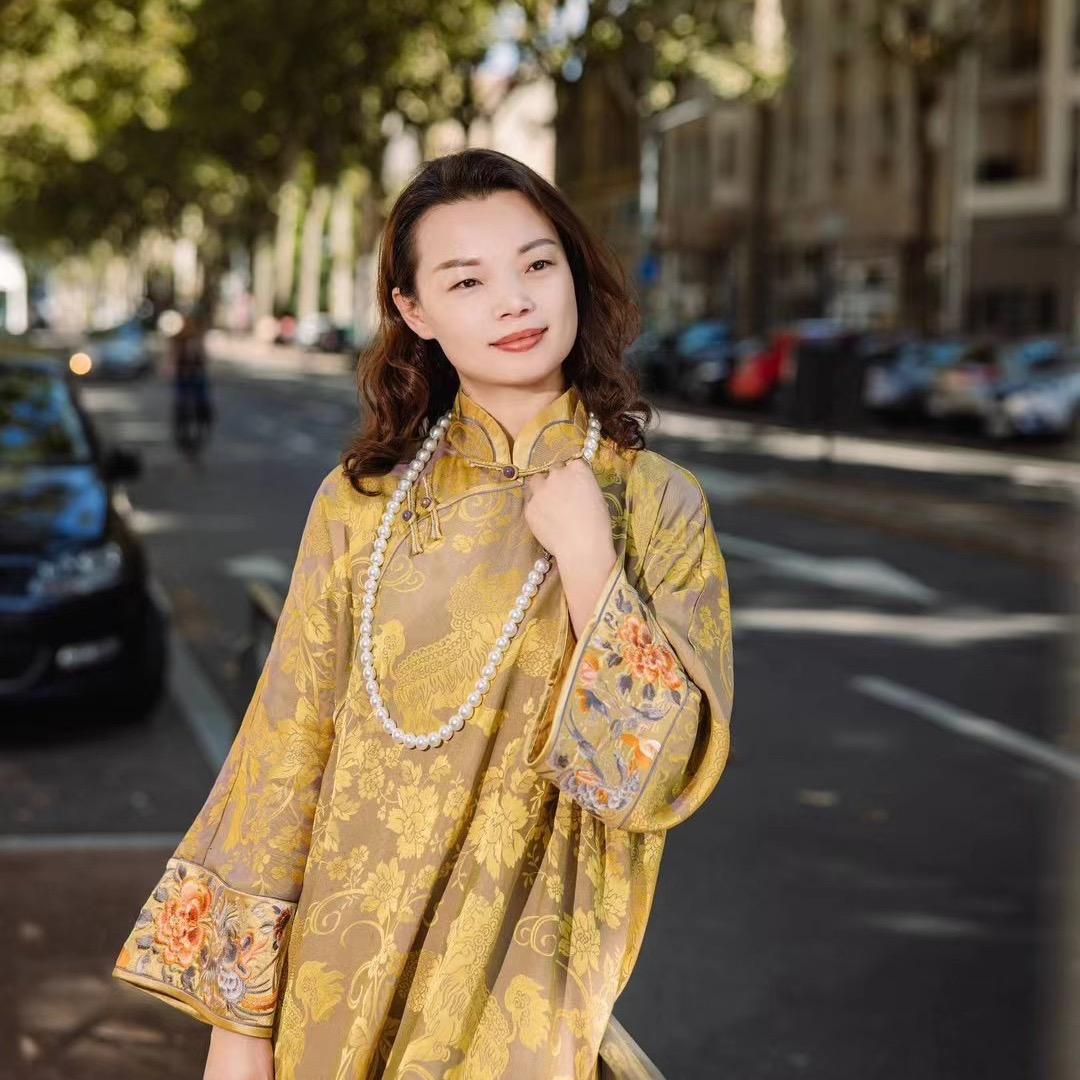 荆州开玛莎拉蒂的江姐