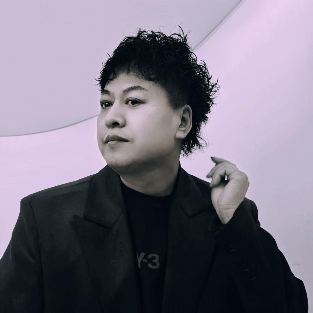小峰哥烫发