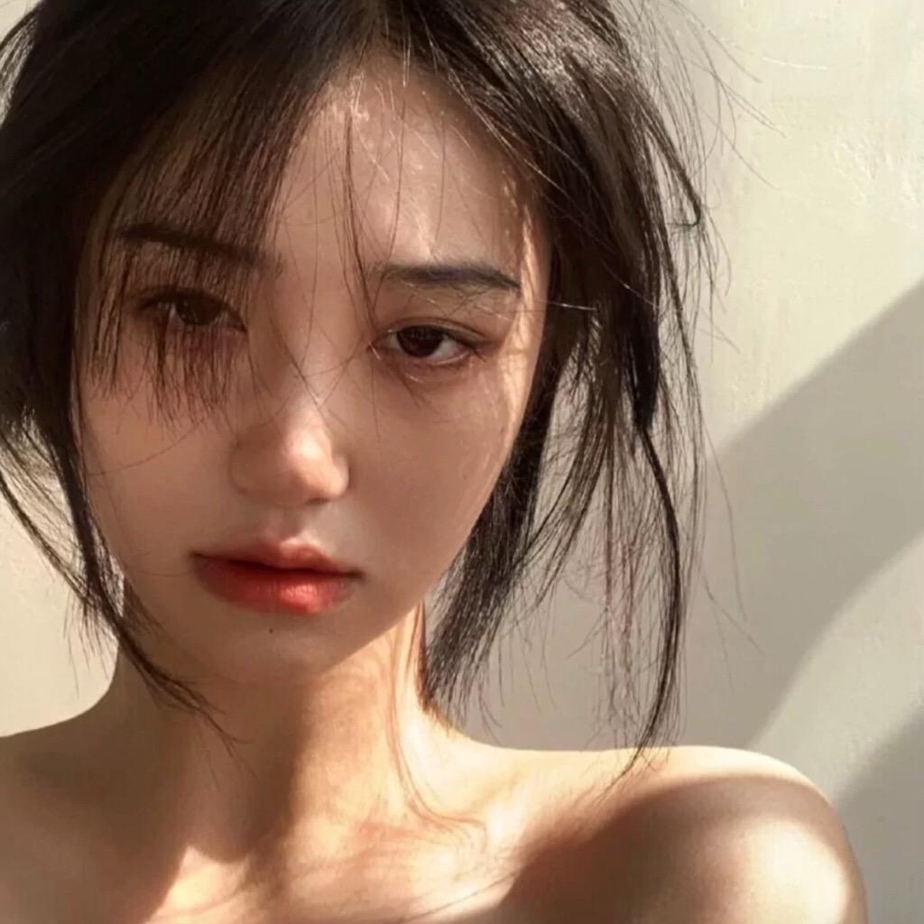 余悸不爱初月了.