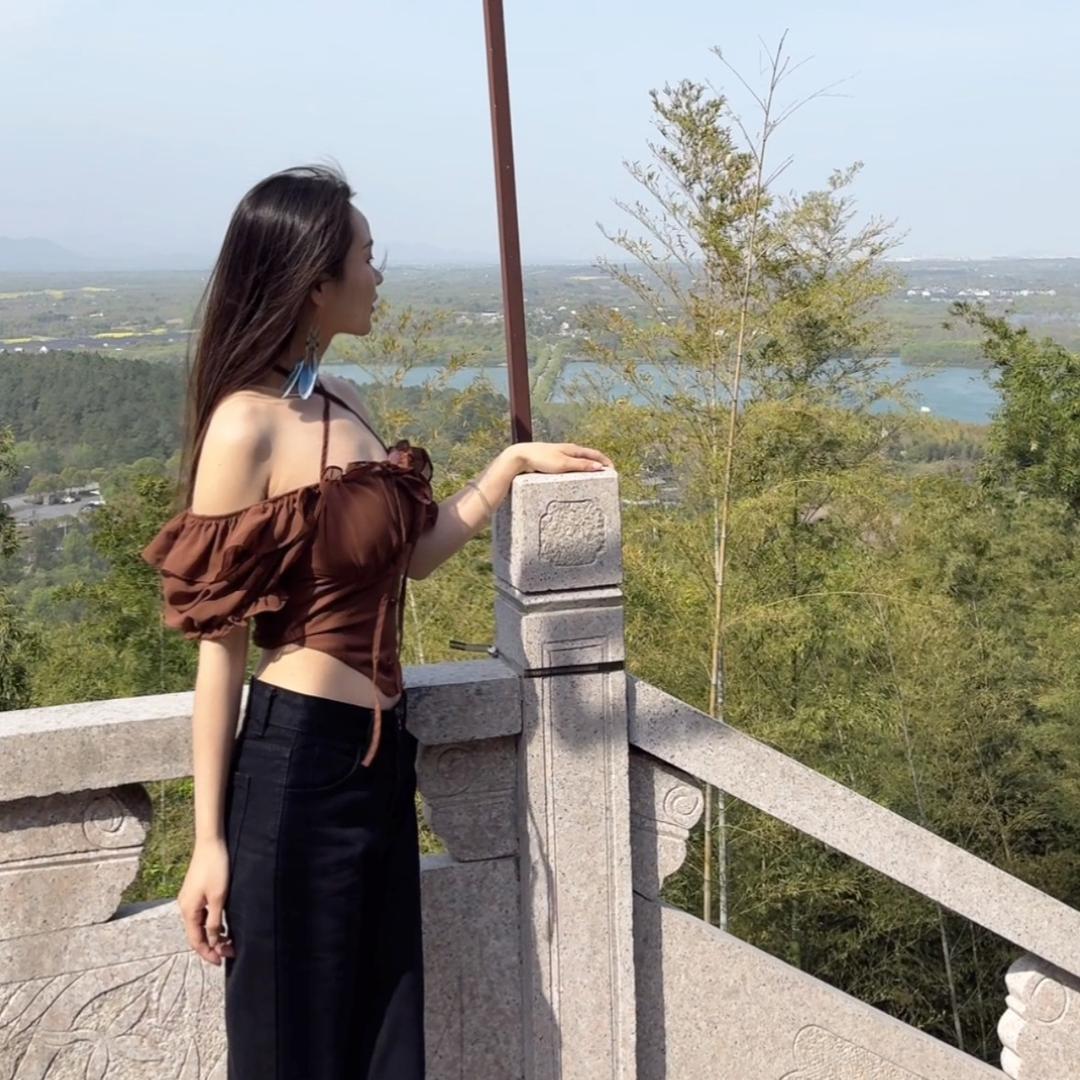 三 万