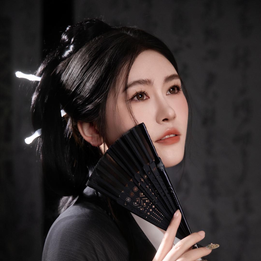 小雙中式美睫邓钰