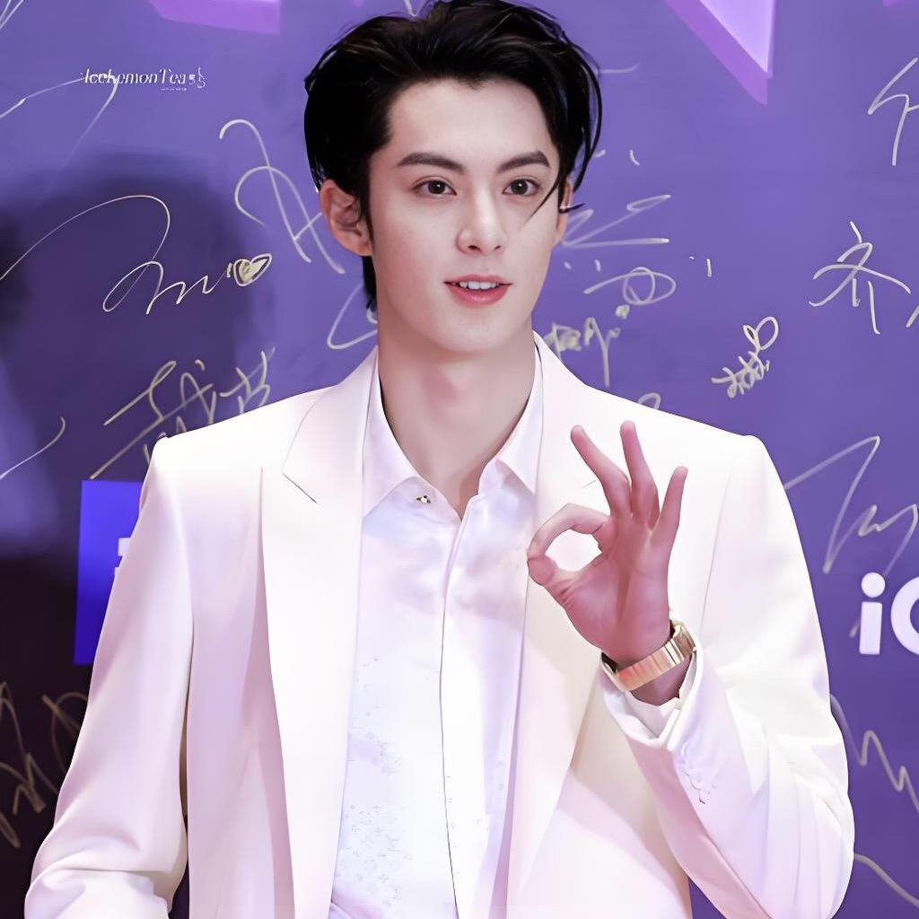 虞丞桉🌙🌷【开学暂更】