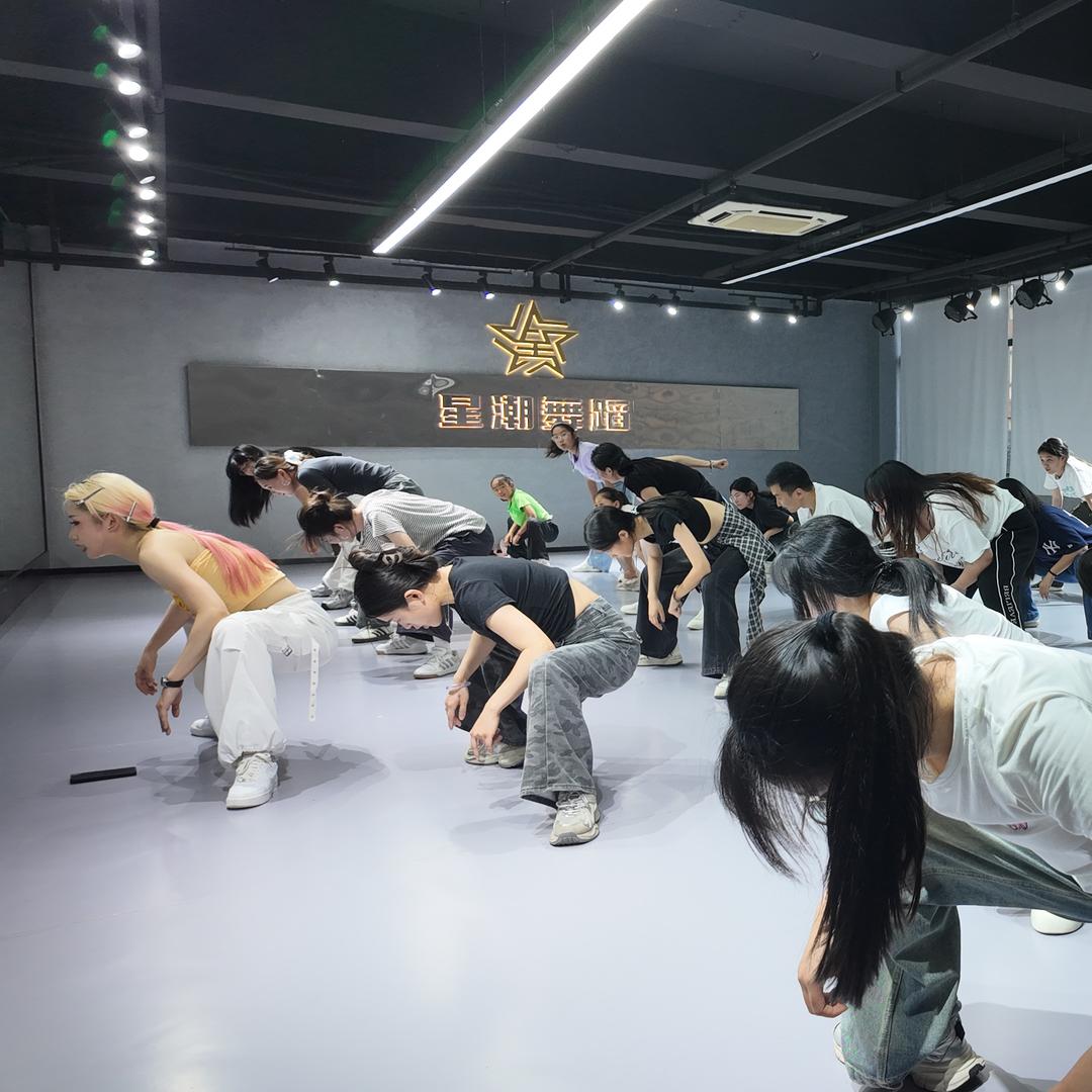 星潮舞蹈(万象新城店)官方号