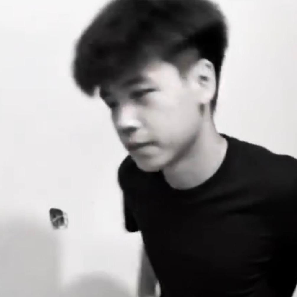 虍