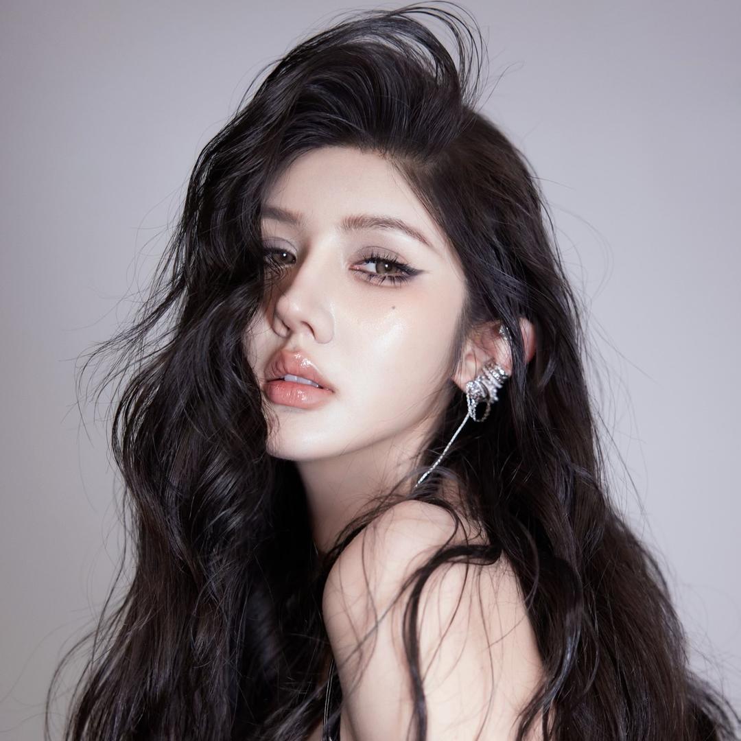 葵妮儿Queenie