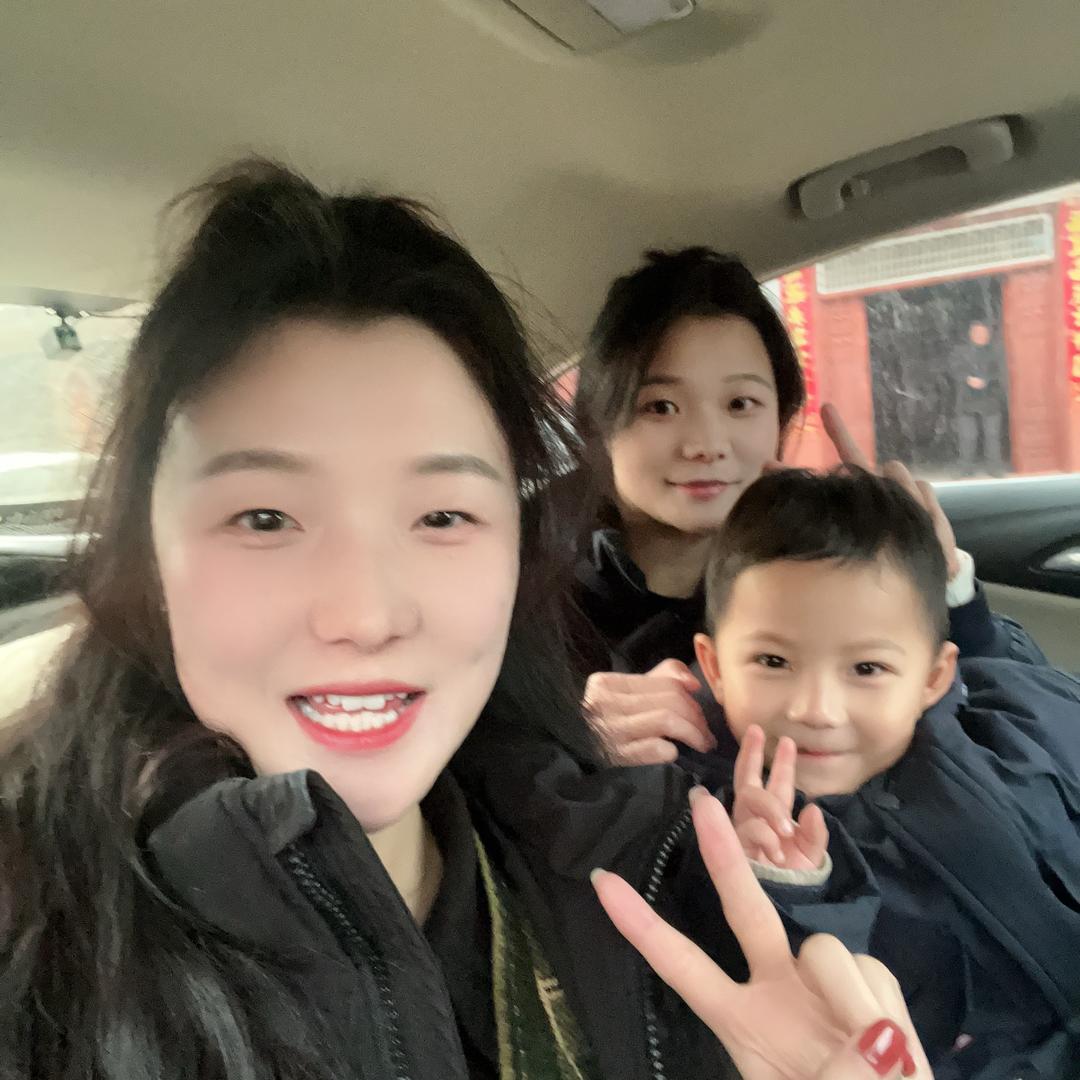 定制设计张婷