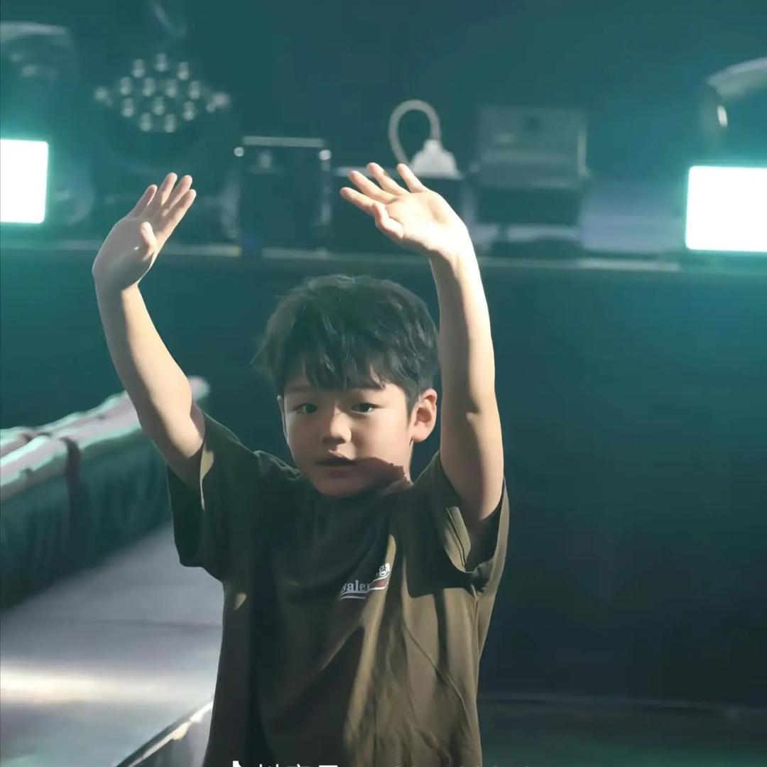 L  ￴  ￴￴￴  ￴￴ ￴