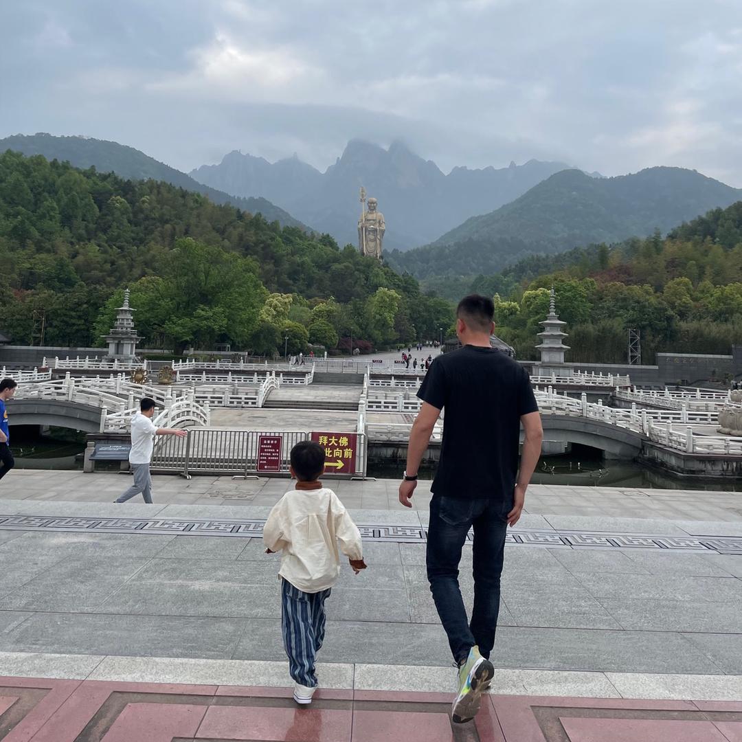 大梦大中小挖掘机租赁，破碎