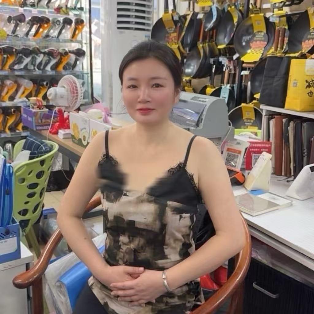 南姐：南宁坚美百货