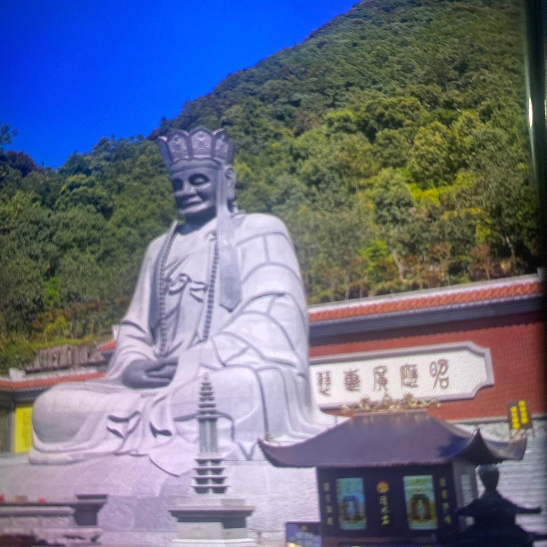 岩森-峰服